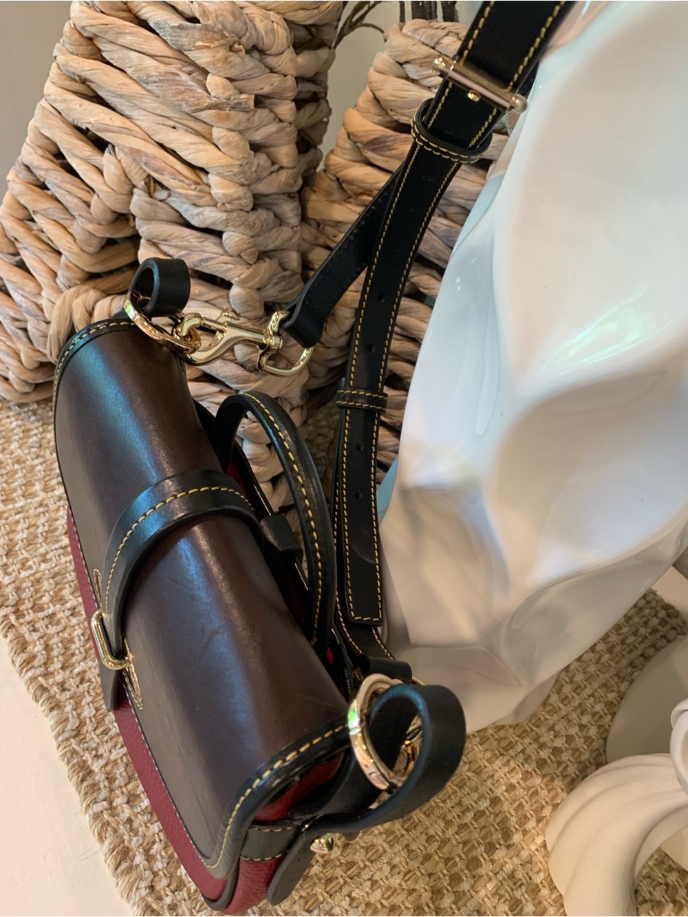 Vintage Dooney & Bourke Brown and Red Leather Saddle Crossbody - Picture 5 of 12
